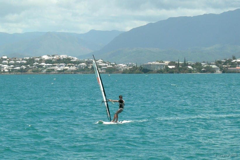 102- Romain en stage de planche a voile.JPG